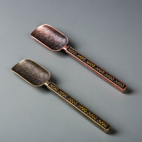 Retro Xiangyun Copper Loose Leaf Scoop