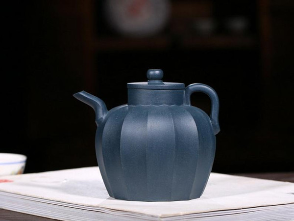 Handmade Yixing Zisha Clay Teapot Denglong  290ml