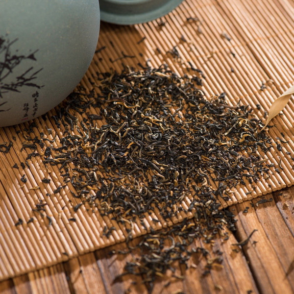 Organic Premium Smoky Dianhong Smoked Dian Hong Yunnan Gold Black Tea