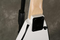 Jackson JS Series JS32T Rhoads - White with Black Bevels - 2nd Hand