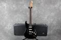 Fender Deluxe Stratocaster - Black - Hard Case - 2nd Hand