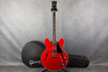 Gibson ES-335 Satin 2022 - Satin Cherry - Hard Case - 2nd Hand