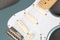 Fender Deluxe Roadhouse Stratocaster - Ice Blue Metallic - Case - 2nd Hand