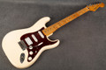 Fender Deluxe Roadhouse Stratocaster 2007-2014 - Arctic White - Case - 2nd Hand