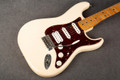 Fender Deluxe Roadhouse Stratocaster 2007-2014 - Arctic White - Case - 2nd Hand