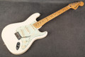 Fender Deluxe Roadhouse Stratocaster - Olympic White - Hard Case - 2nd Hand