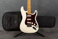 Fender Deluxe Roadhouse Stratocaster - Arctic White - Gig Bag - 2nd Hand