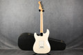 Fender Mexican Standard Stratocaster HSS - Arctic White - Hard Case - 2nd Hand