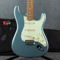 Fender Vintera '60s Stratocaster - Ice Blue Metallic - Gig Bag - 2nd Hand