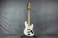 Fender Player Jazz Bass, Maple - Polar White - Boxed - 2nd Hand