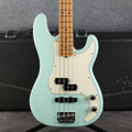 Fender Limited Edition Professional PJ - Daphne Blue - Hard Case - 2nd Hand