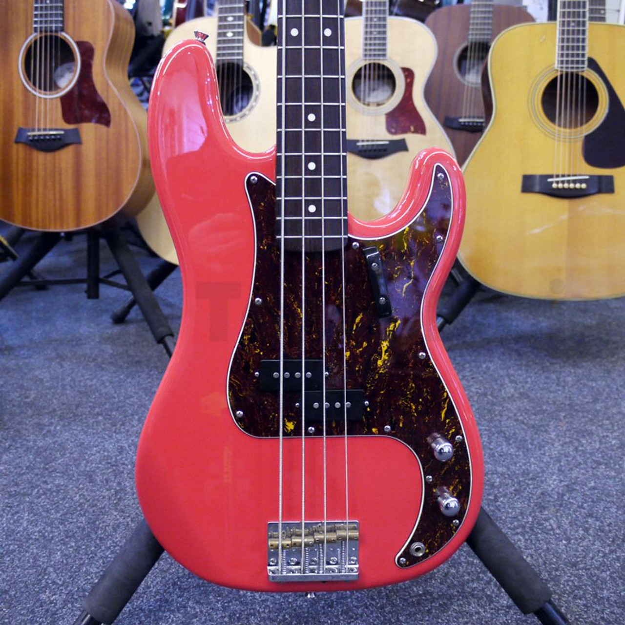 squier fiesta red p bass