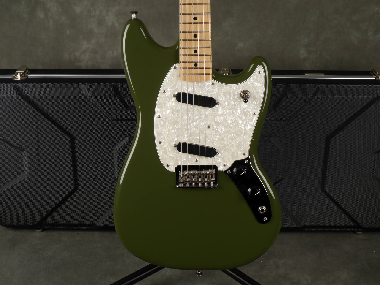 Fender Mustang - Olive Green w/Hard Case - 2nd Hand