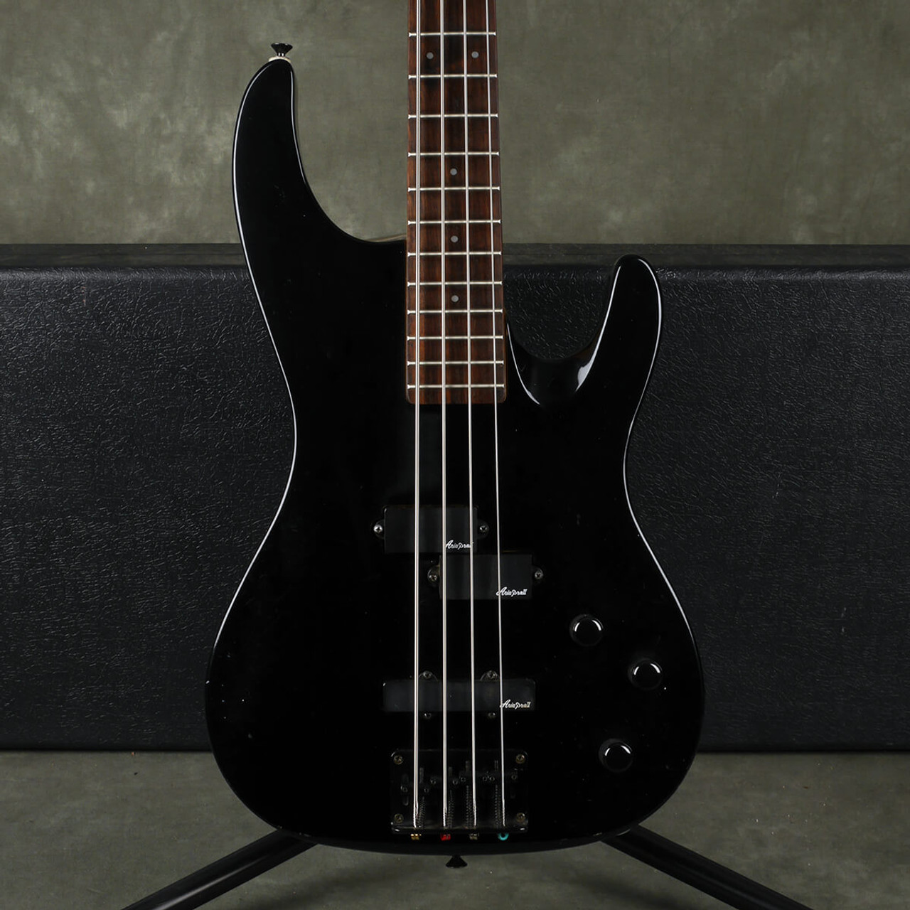 Aria Pro ll Magna Series Bass - Black w/Hard Case - 2nd Hand