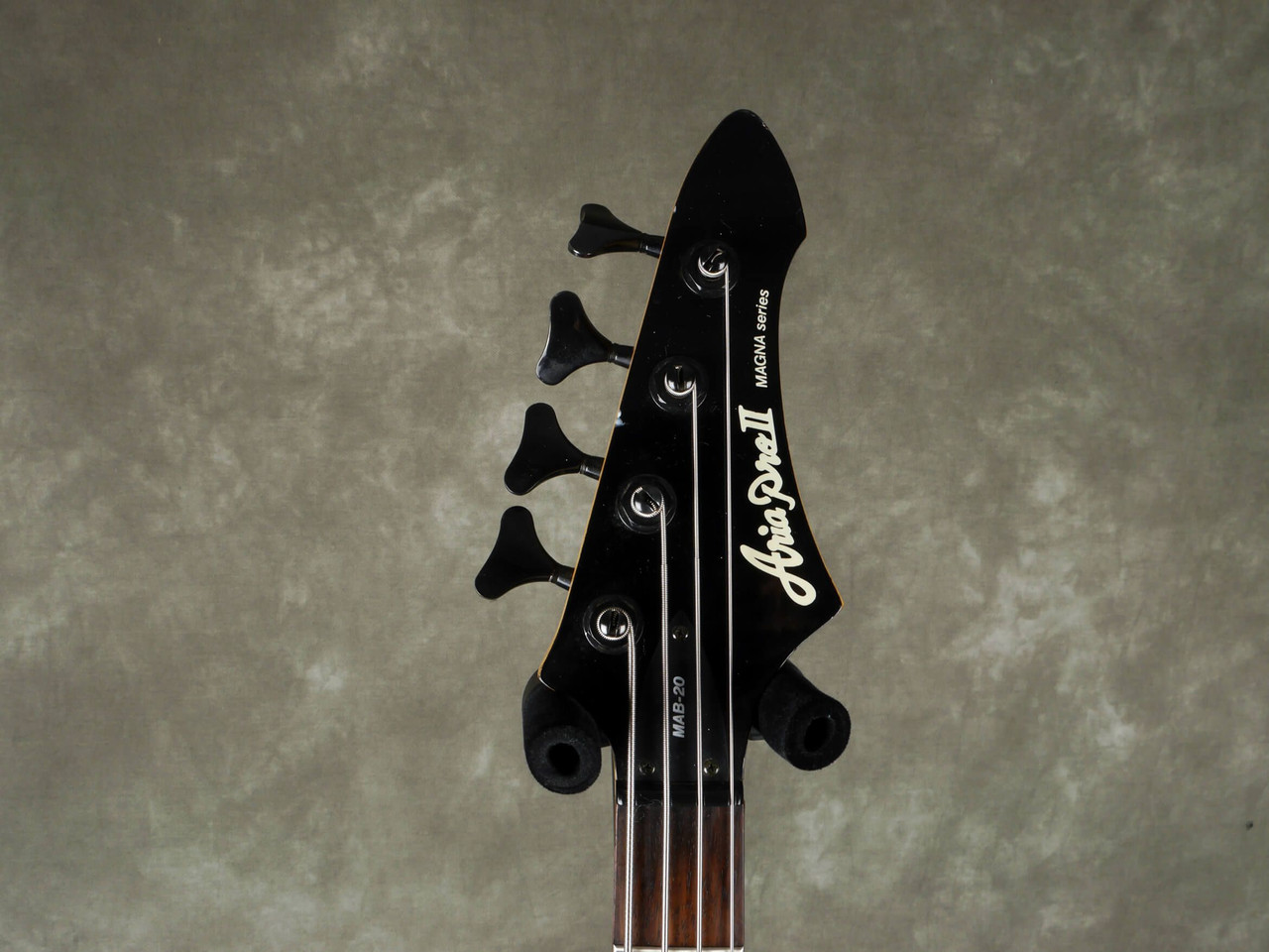 Aria Pro ll Magna Series Bass - Black w/Hard Case - 2nd Hand