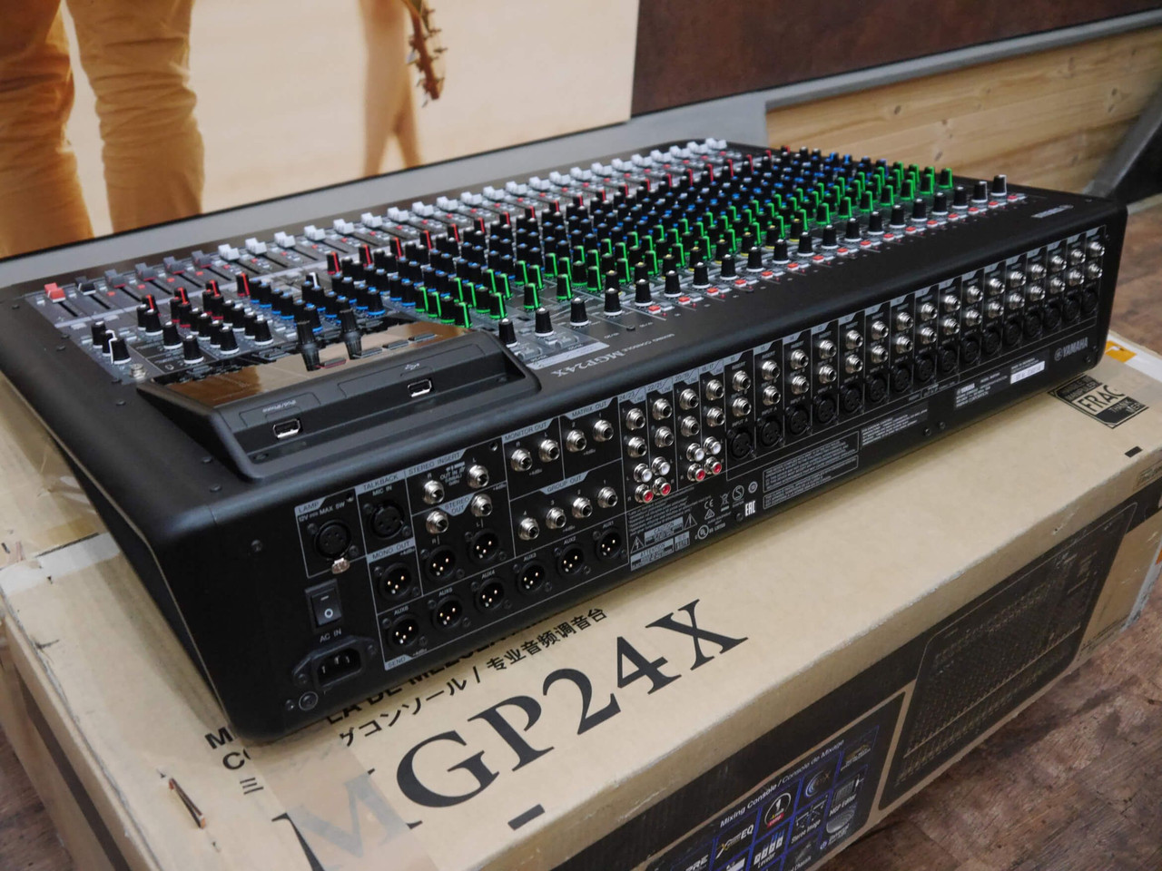Yamaha MGP24X Mixing Desk w/Box & PSU - 2nd Hand