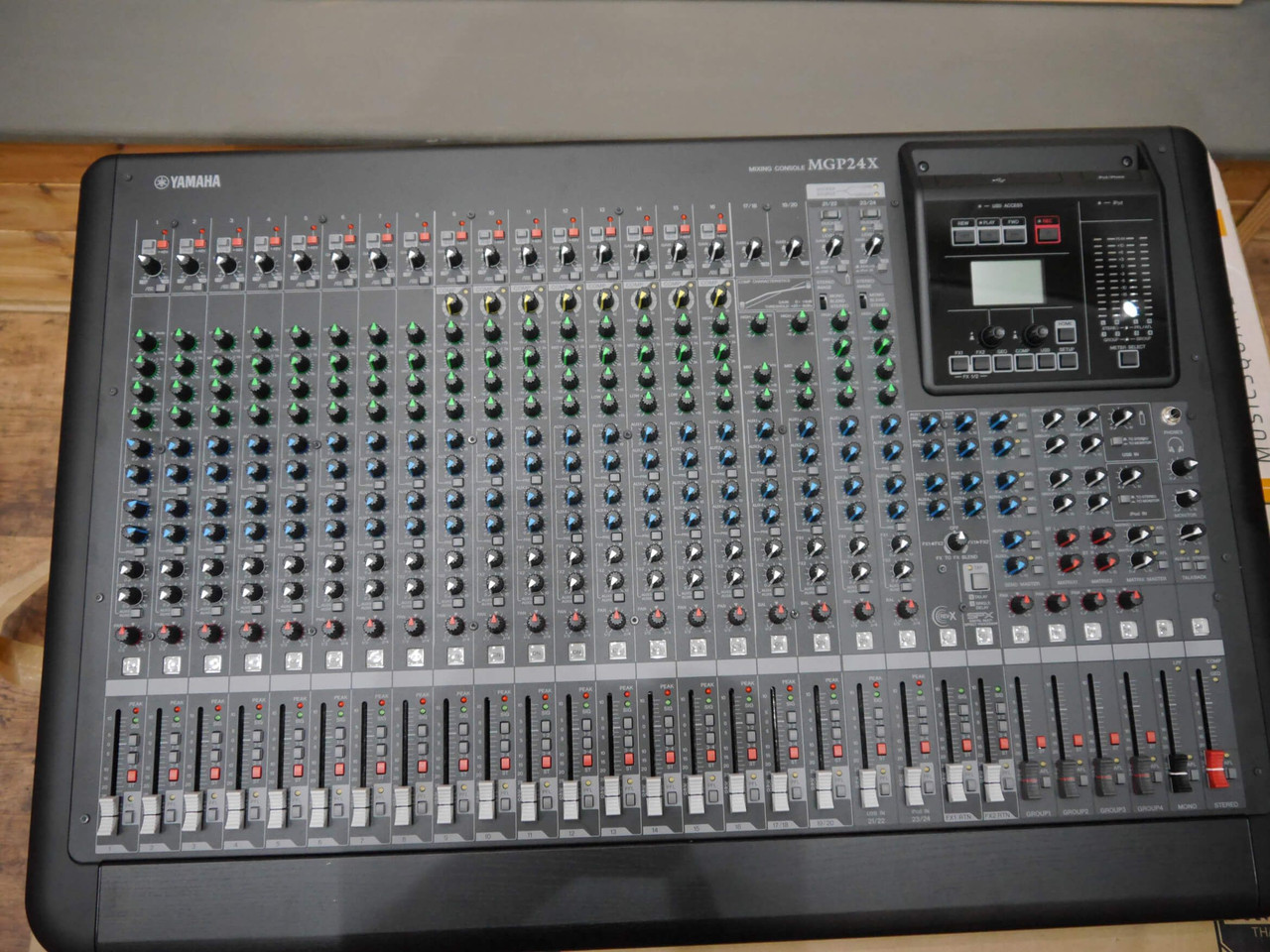 Yamaha MGP24X Mixing Desk w/Box & PSU - 2nd Hand