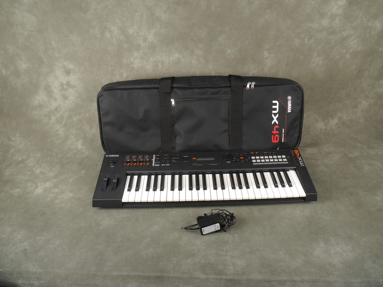 Yamaha MX49 V2 Workstation Synthesizer w/Gig Bag - 2nd Hand