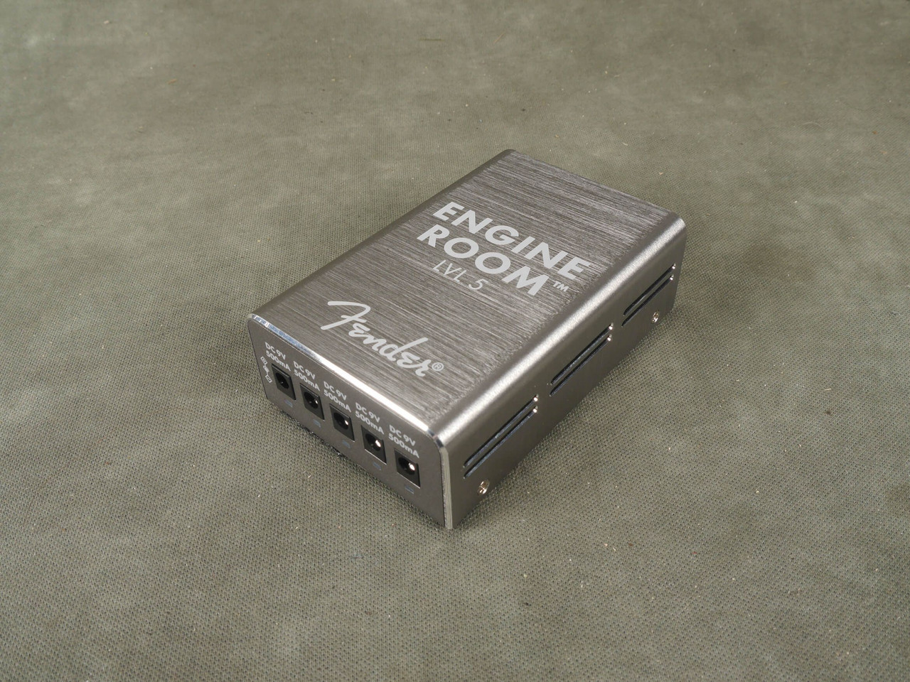 Fender Engine Room LVL5 Pedal Power Supply – Music Bros