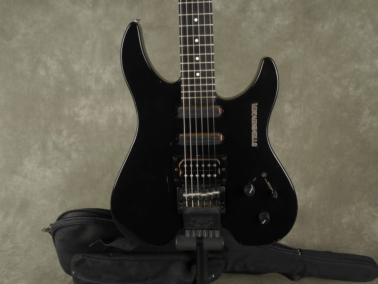 Steinberger GR4 Headless Electric Guitar - Black w/Gig Bag - 2nd Hand