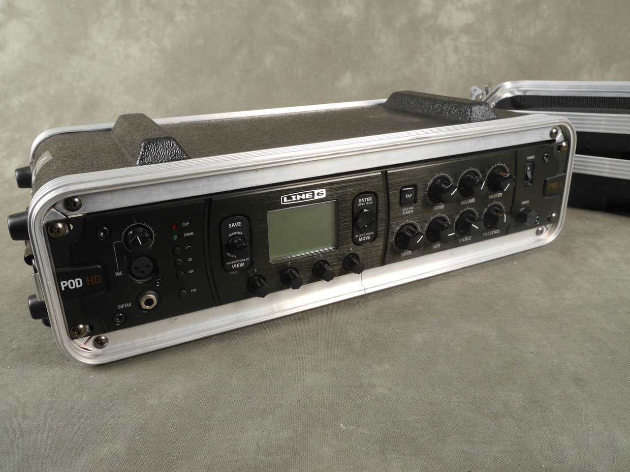 Line 6 POD HD Pro X Rackmount Multi Effect Processor w/Flight Case