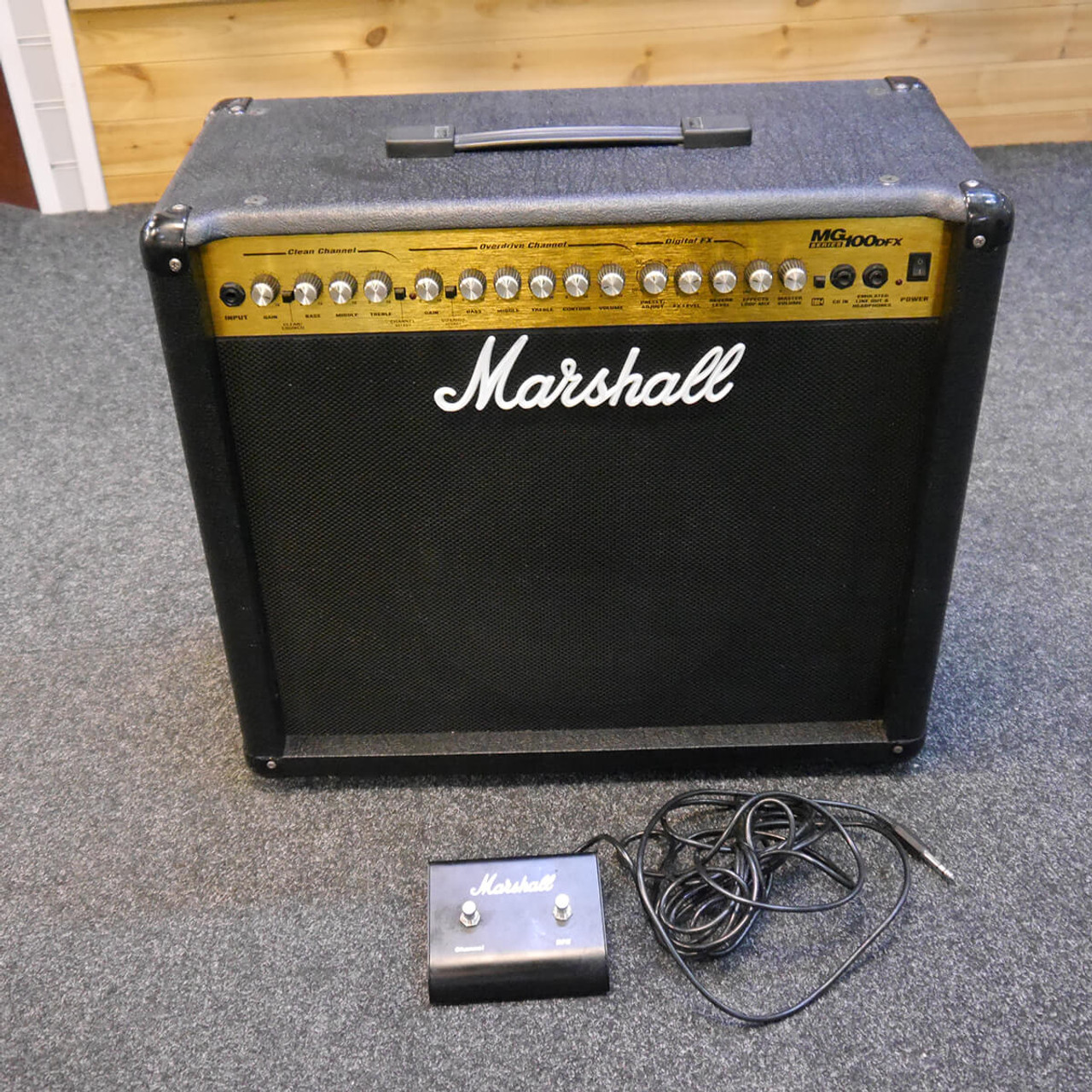 爆買いHOTMarshall マーシャル MG100DFX ギターアンプ　　used コンボ