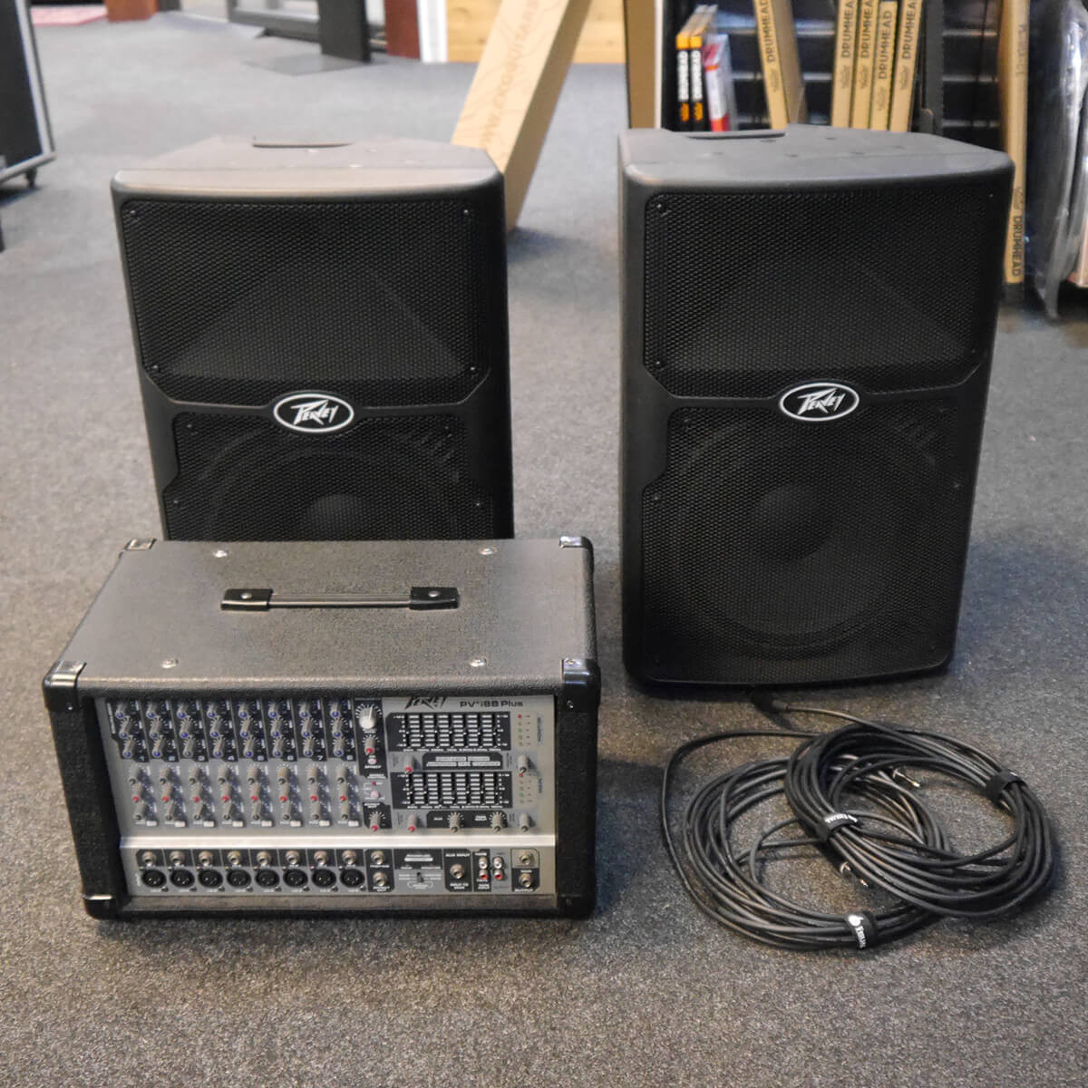 Peavey PVI 8B Plus Powered Mixer & PVX12 Speakers - 2nd Hand