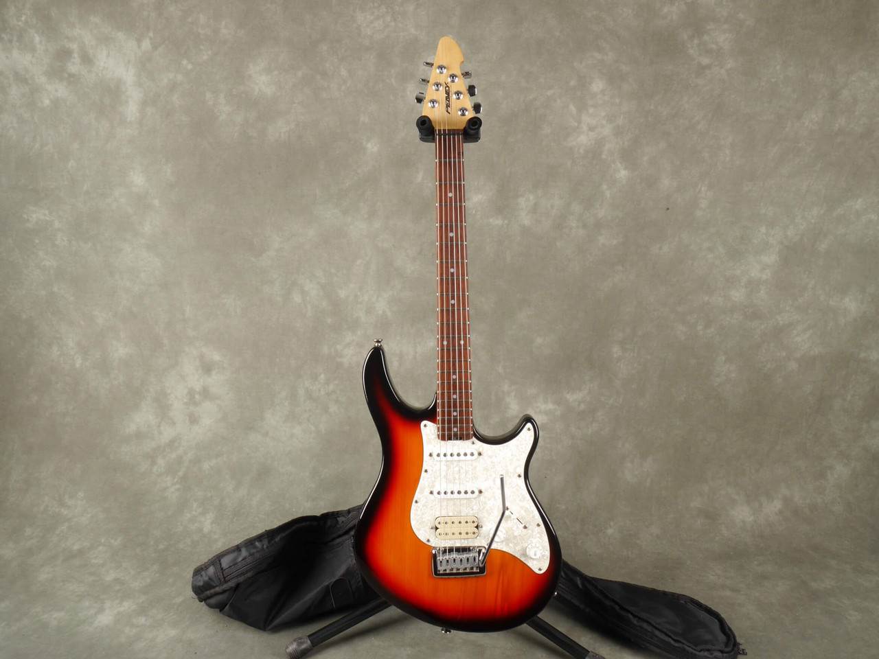 Peavey Predator Plus - Sunburst w/Gig Bag - 2nd Hand
