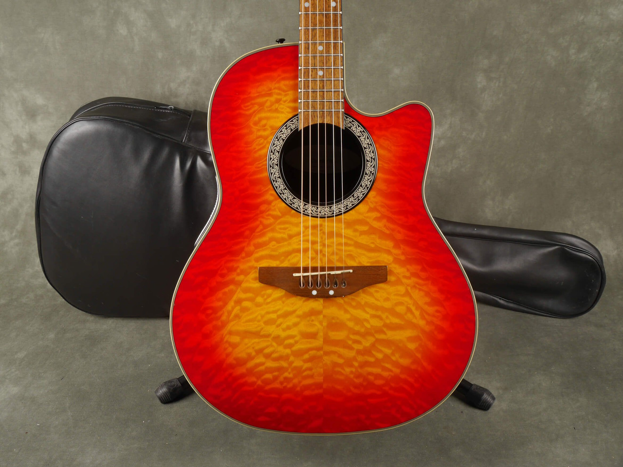 Ovation Celebrity CC024 - Cherry Sunburst w/Gig Bag - 2nd Hand