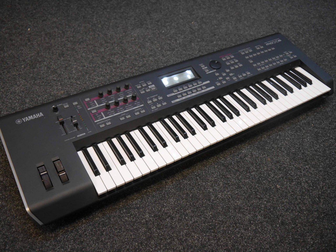 Yamaha MoX6 Synthesizer & PSU - 2nd Hand
