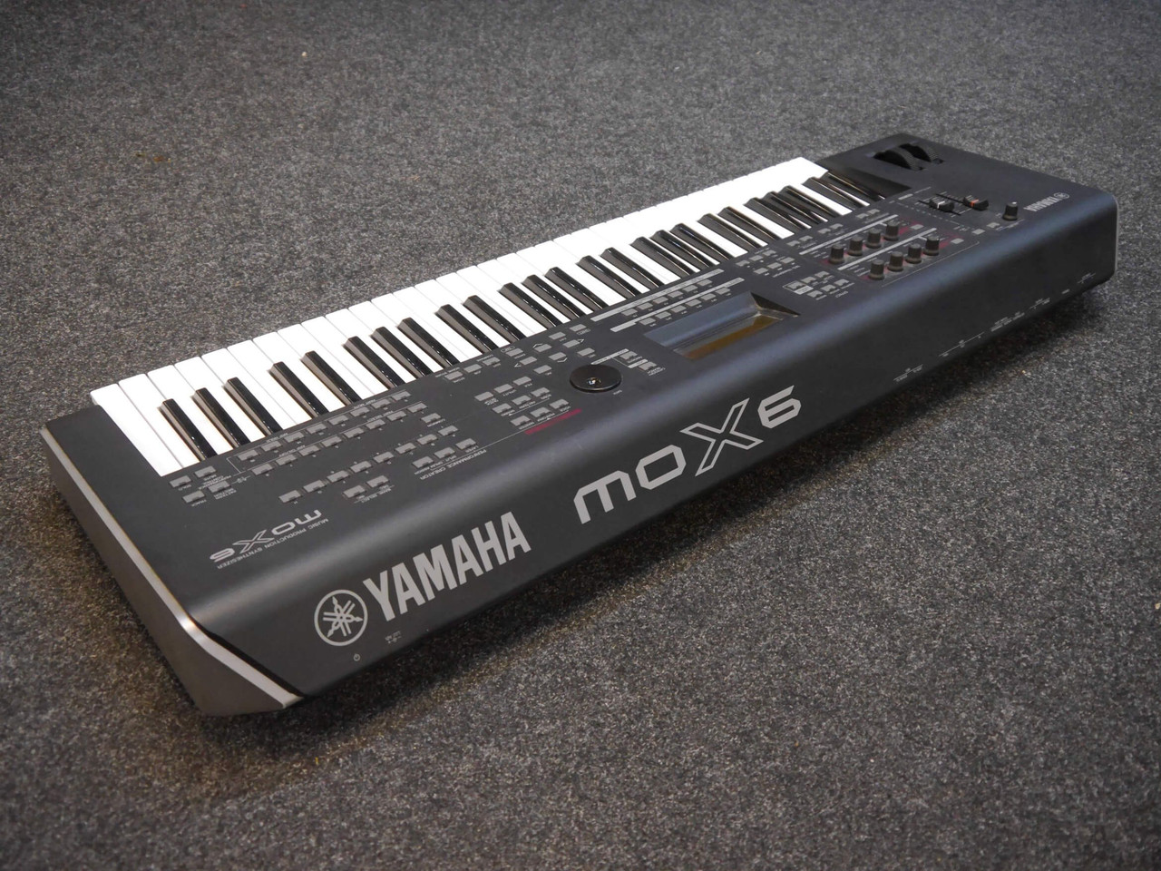 Yamaha MoX6 Synthesizer & PSU - 2nd Hand
