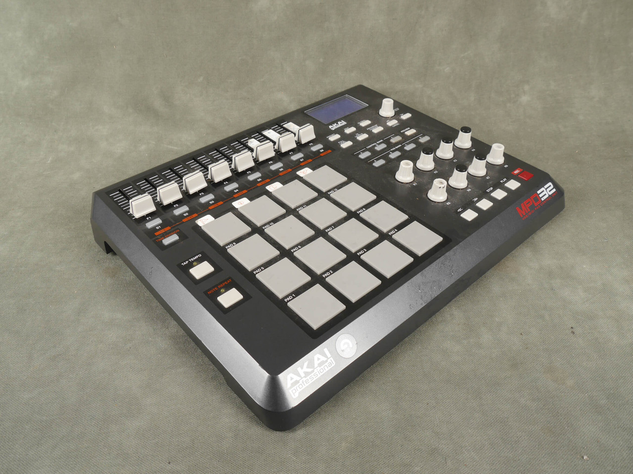 MPD32 AKAI MIDIコントローラー 製品情報：MPD32：AKAI 【公式通販】