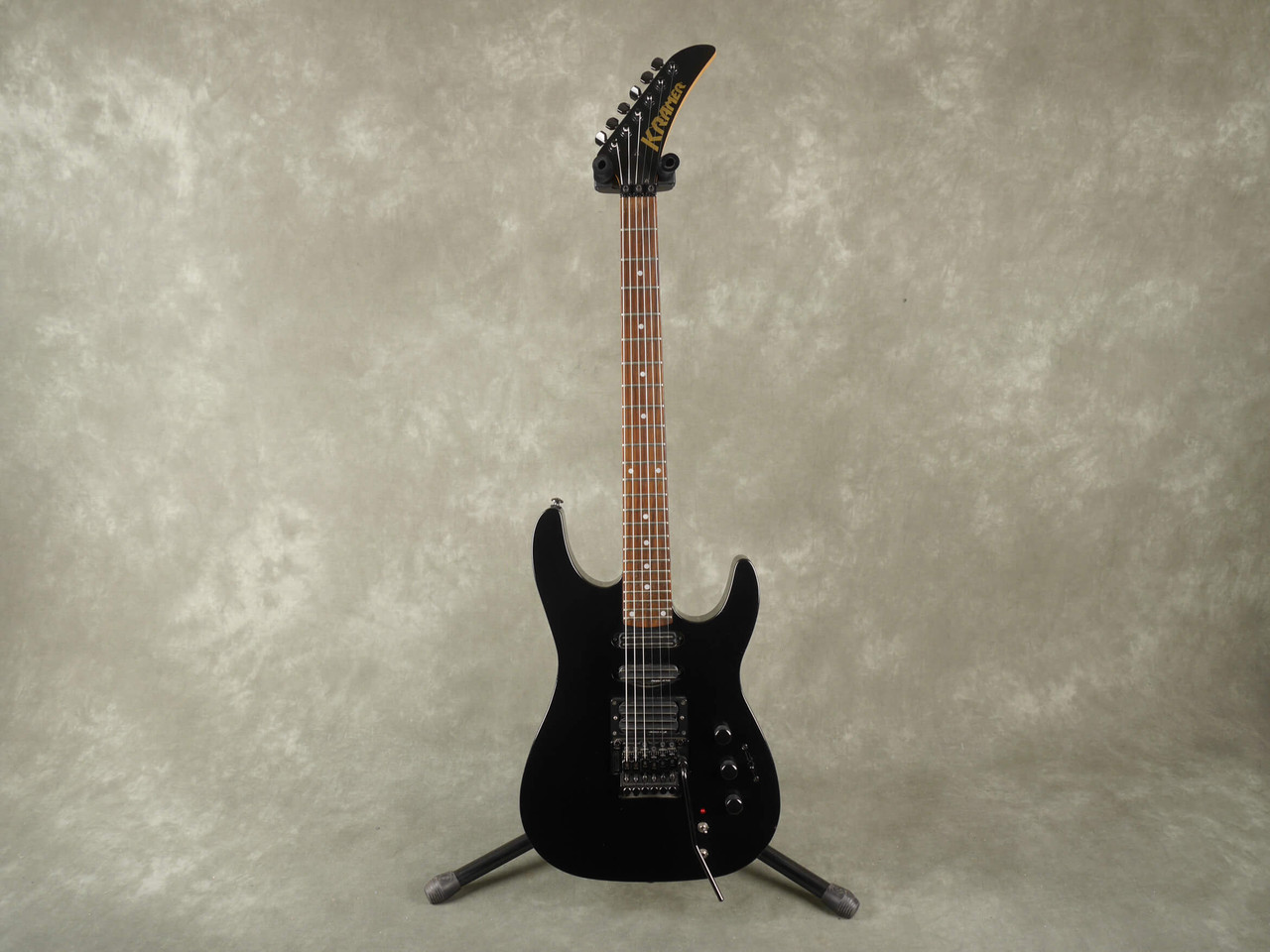 Kramer Baretta Infinity with Sustainer Pickup - Black - 2nd Hand