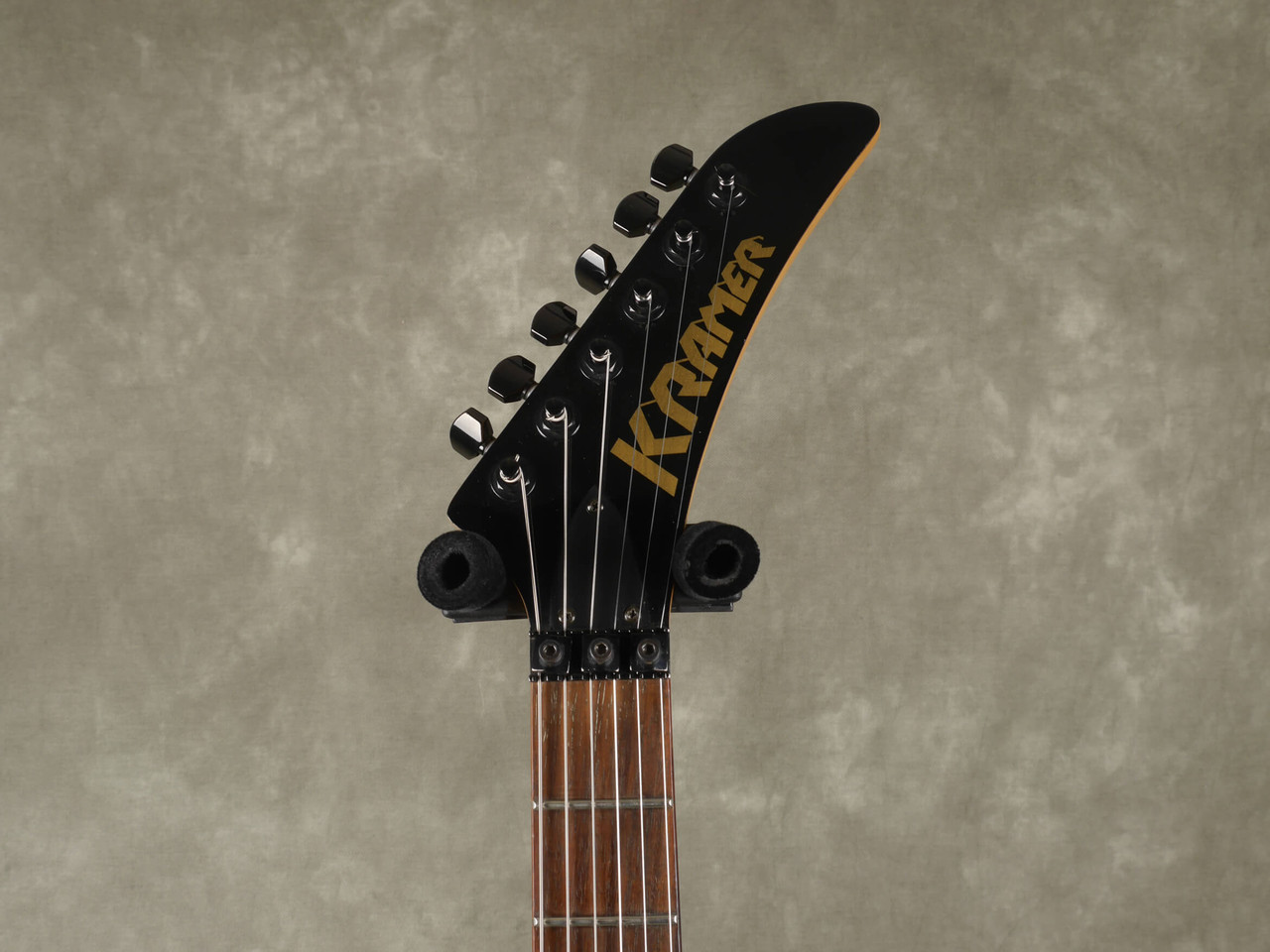 KRAMER BARETTA INFINITY 18Vサスティナー 外部電源駆動 Kramer Baretta Infinity with Sustainer Pickup - Black - 2nd Hand