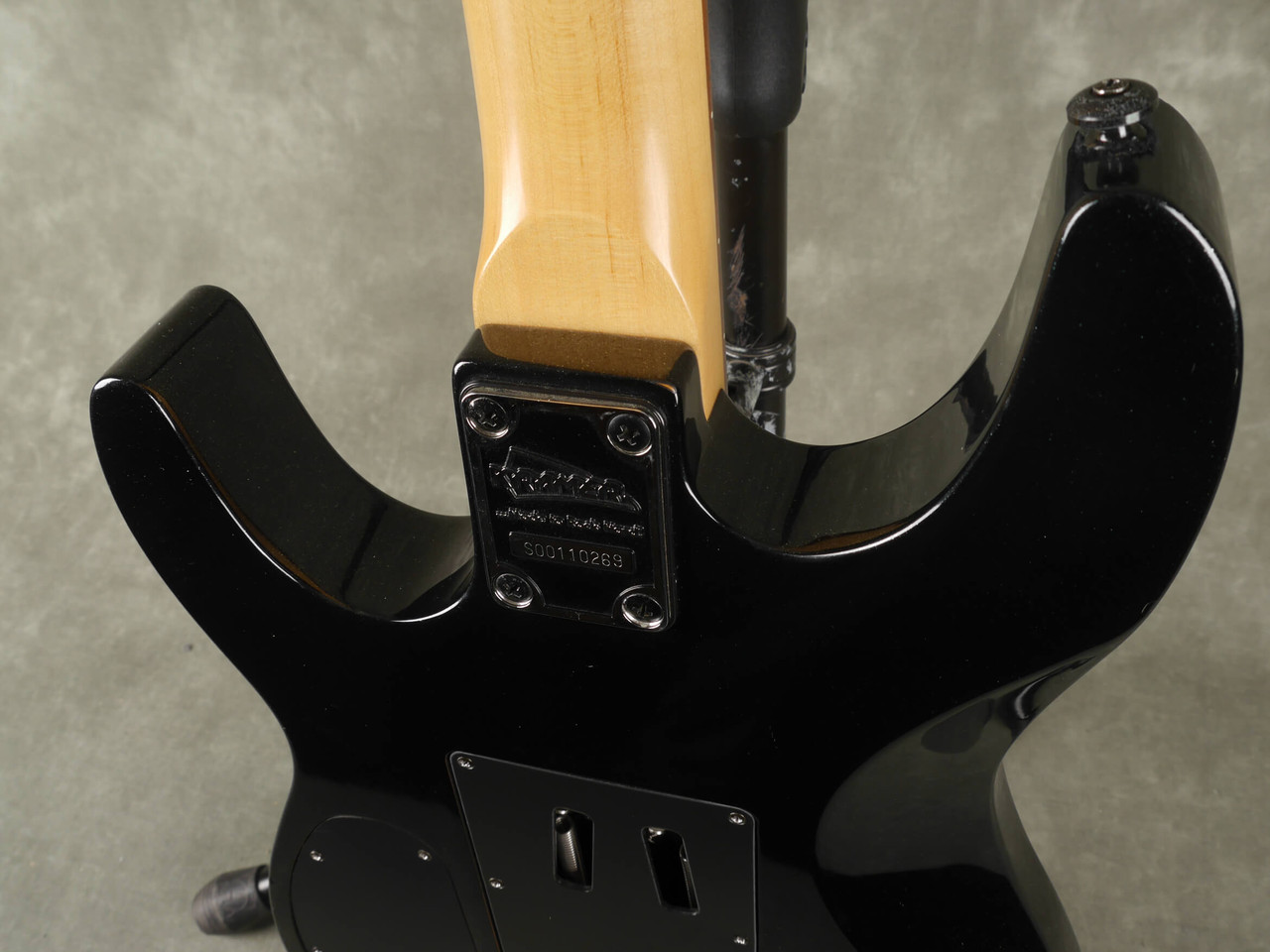 Kramer Baretta Infinity with Sustainer Pickup - Black - 2nd Hand