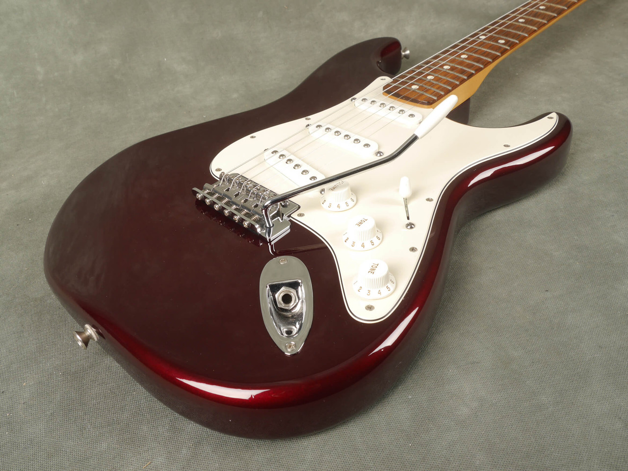 Fender Mexican Standard Stratocaster - Wine Red w/Gig Bag - 2nd Hand