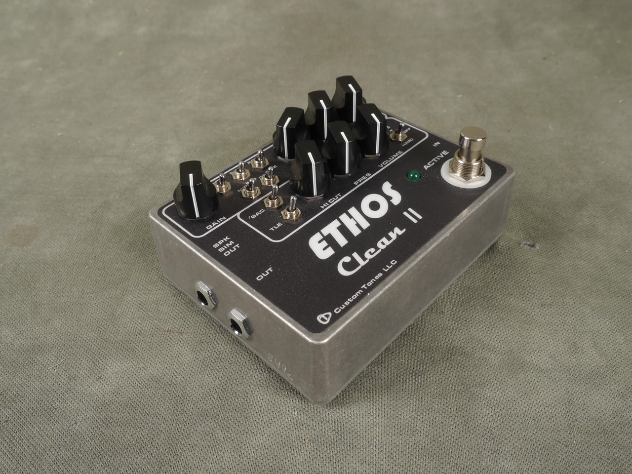 Custom Tones Ethos Clean II Preamp FX Pedal w/Box - 2nd Hand