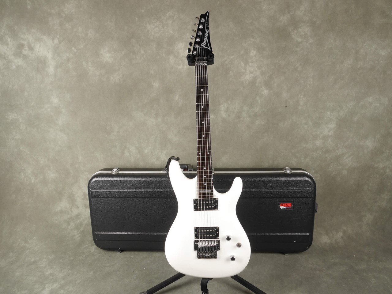 Ibanez JS100 Joe Satriana Electric Guitar - White w/Hard Case
