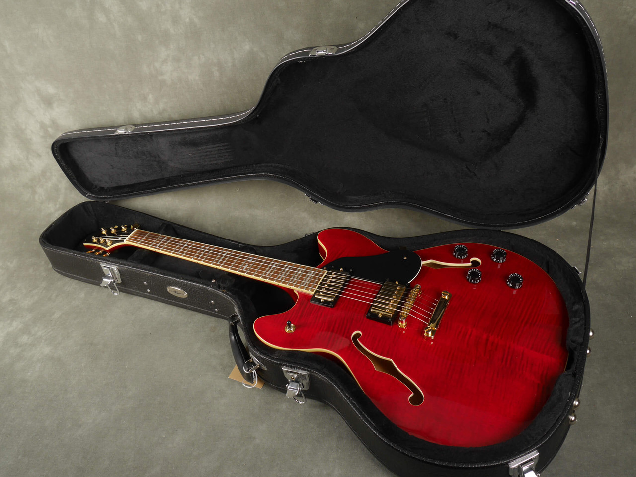 Peavey JF1EX Semi-Hollow - Trans Red w/Hard Case - 2nd Hand