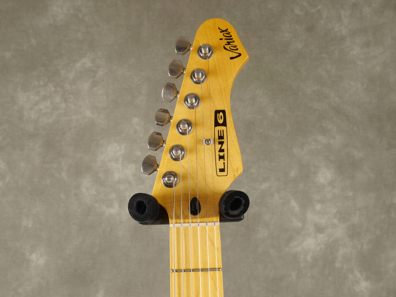 Line 6 Variax 600 - Sunburst w/Gig Bag - 2nd Hand