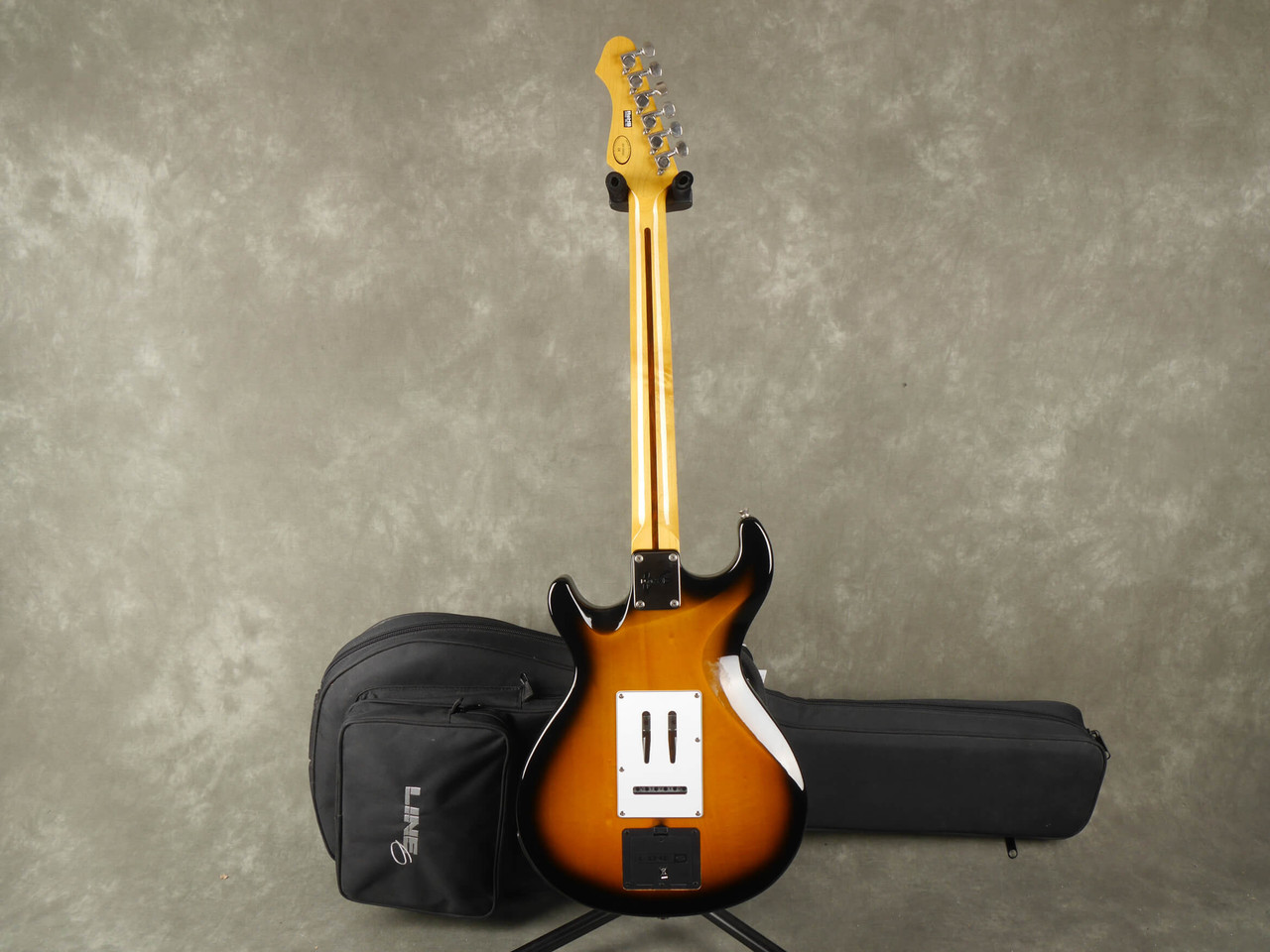 Line 6 Variax 600 - Sunburst w/Gig Bag - 2nd Hand