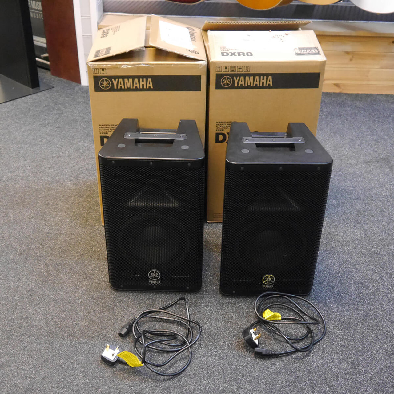 ヤマハ　DXR8 NEW Yamaha DXR8 \u0026 DXS12 Powered Speakers
