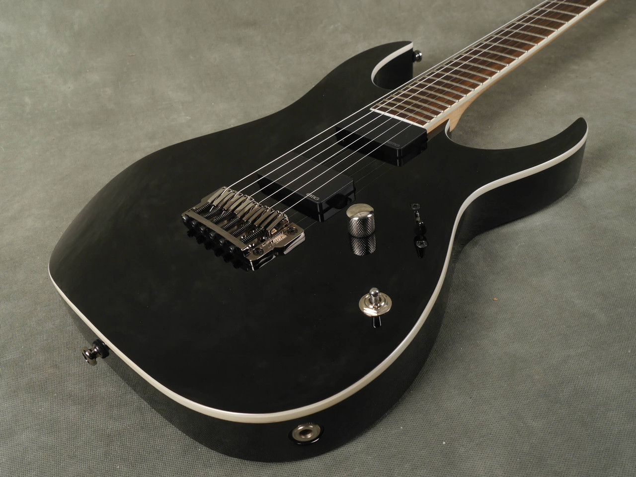 Ibanez RGIR20FE Iron Label - Black - 2nd Hand