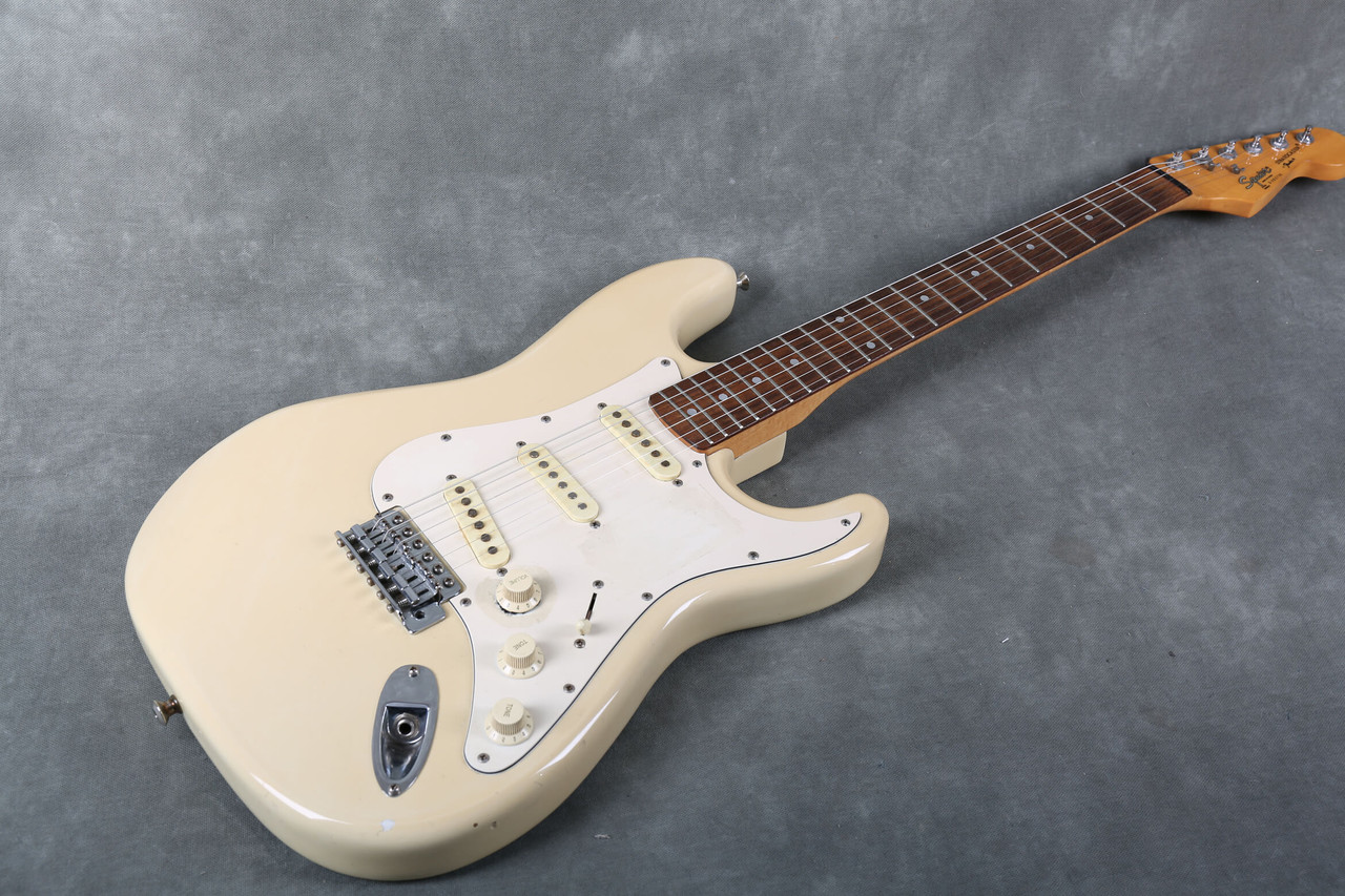 Squier Stratocaster Fender SSH ⁄ by - Affinity Cream HSS Series