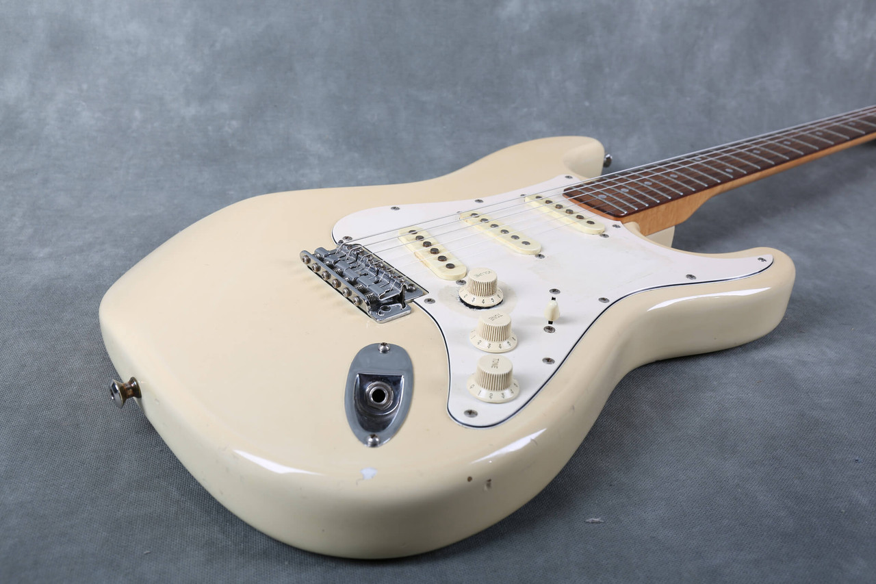 Squier Stratocaster Fender SSH ⁄ by - Affinity Cream HSS Series