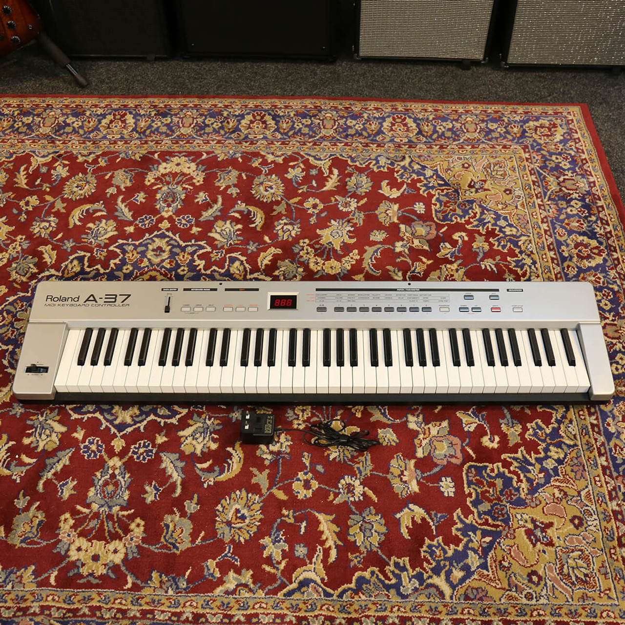 2nd hand midi keyboard