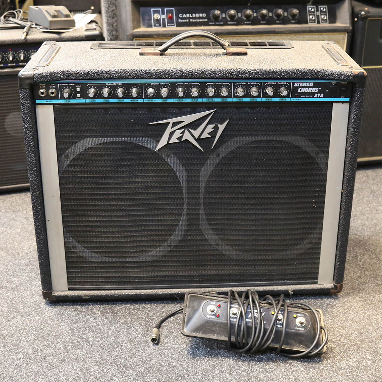 【爆買い特価】現状品 PEAVEY STEREO CHORUS 212 アメリカ製 大型 ギターアンプ ピーヴィ SCORPION EQUIPPED リモートスイッチ ハードケース付 / 60427 コンボ