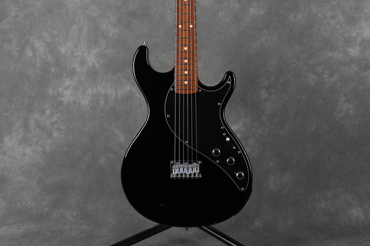 Line 6 Variax 300 Guitar - Black w/Pedal & PSU - 2nd Hand