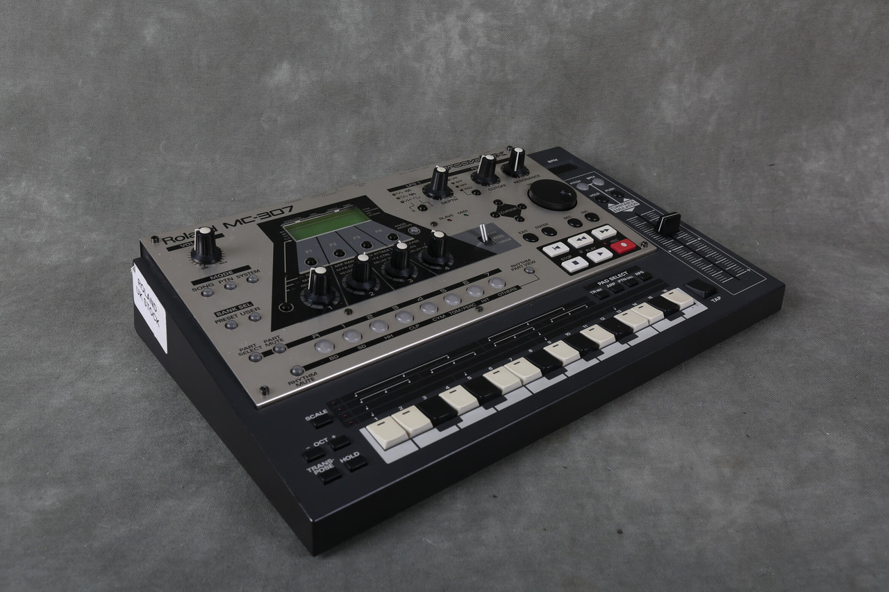 Roland MC-307 Groovebox & PSU w/Gig Bag - 2nd Hand