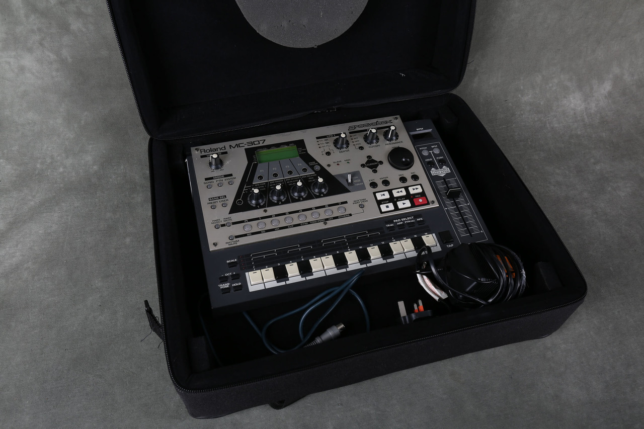 Roland MC-307 Groovebox & PSU w/Gig Bag - 2nd Hand